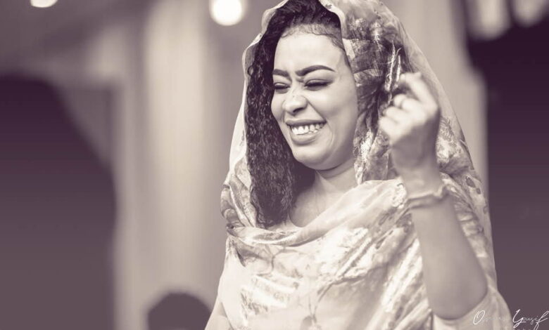 شاهد بالصورة.. الفنانة إيمان الشريف تخطف الأضواء وتبهر متابعيها ومعجبيها بإطلالة جديدة 1 ايمان الشريف اطلالة