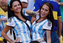 بعد اشتباكات مع مشجعين مصريين.. الشرطة الليبية تحلق رؤوس مشجعي الأرجنتين 28 مشجعات الارجنتين