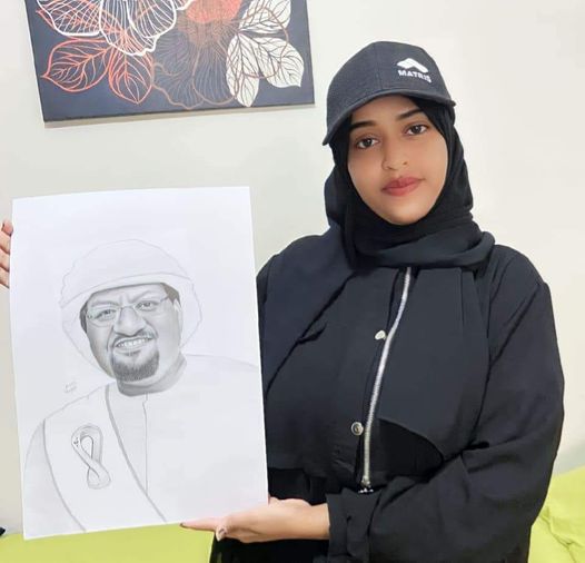 شاهد بالصورة.. الرسامة الحسناء تعود لإثارة الجدل على مواقع التواصل برسم لوحة لشيخ الأمين وساخرون: (كان ترسميها بدري شوية عشان يسفرك معاهو قطر) 2 321298845 6169225466442399 8310569786931734320 n