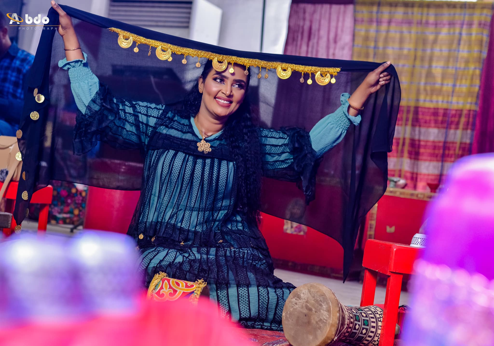 شاهد بالصور.. مذيعة سودانية حسناء تخطف الأضواء بعد ظهورها في جلسة تصوير بالزي "النوبي" 2 ميسون عبد النبي4