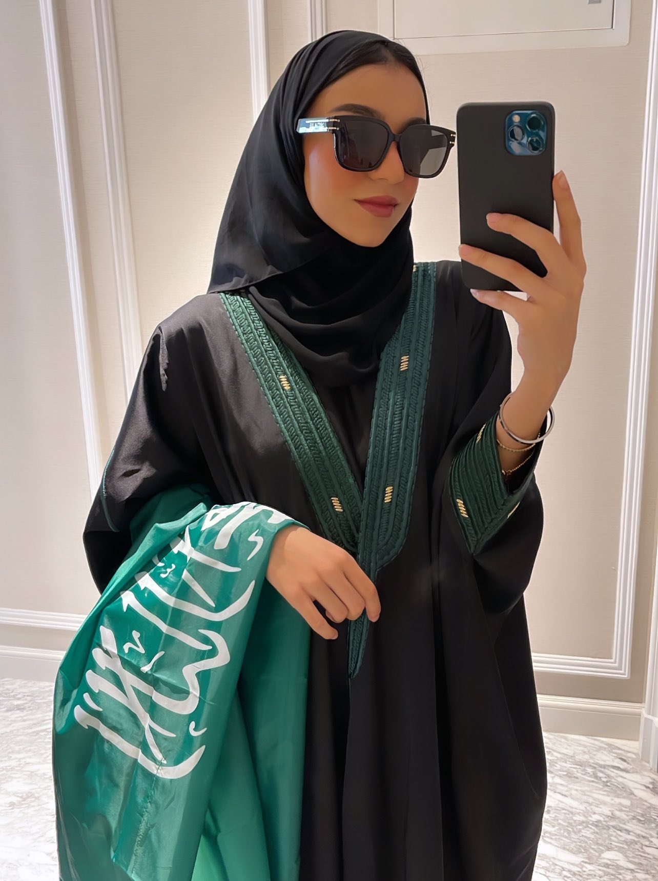 شاهد بالفيديو.. من نادي النيل بالخرطوم الفنانة السعودية زينة عماد تغني أشهر أغنيات الحقيبة (أعطف علي يا ريم) بطريقة مدهشة وسط تفاعل الجمهور الكبير الحاضر 10 زينة عماد