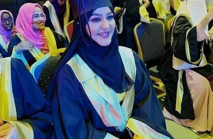 بعد أن أصيب المتابعون بالفضول.. الكشف عن اسم الجامعة السودانية التي تخرجت منها الطبيبة والشاعرة نضال الحاج..هل هي جامعة شهيرة؟ 1 322478979 1029016727939811 866035713272123883 n