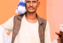 شاهد بالفيديو.. فنان الربابة بلة ود الأشبة يوثق لحظة نجاته من الموت بعد أن لهجوم مسلح من قطاع طرق وهو بمفرده ويوجه رسالة هامة 5 بلة ود الاشبة