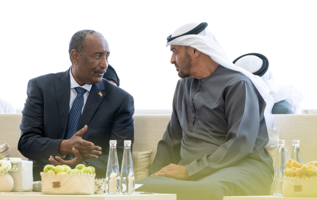 محمد بن زايد يؤكد دعم الإمارات لمختلف الجهود والمبادرات التي تصب في صالح الشعب السوداني 10 البرهان محمد بن زايد