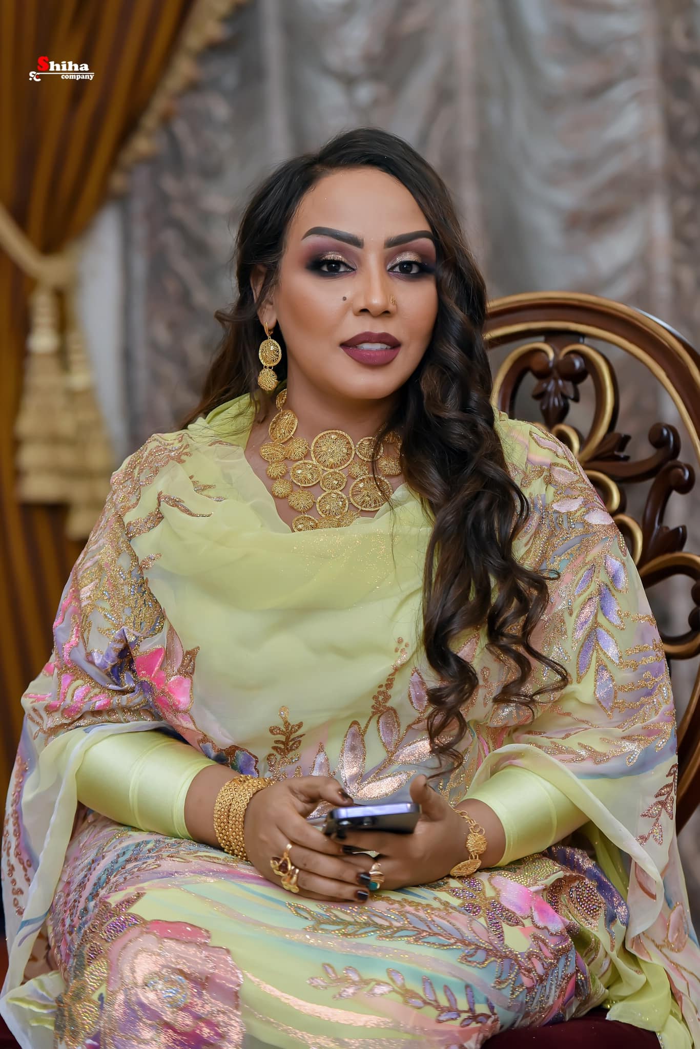 شاهد بالفيديو.. ظهور مطربة سودانية صاعدة شبيهة بالفنانة هدى عربي في الشكل والصوت وتردد إحدى أغنياتها الشهيرة ومتابعون يطلقون عليها لقب (السلطانة الصغيرة) 10 هدى عربي ذهب