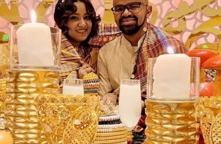 شاهد بالصور.. عريس سوداني وعروسته يشعلان مواقع التواصل بتوثيقهما لأجمل لحظات زفافهما وهما بــ(الجرتق) ومتابعون: (حرام عليكم راعوا للعزابة) 1 328635097 856758712072859 5696241079092927343 n