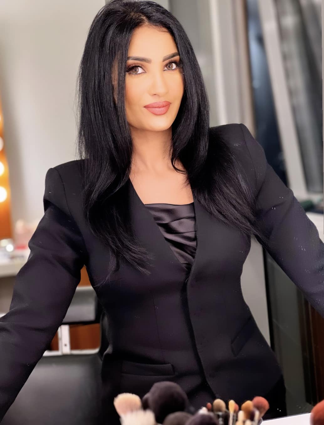 شاهد بالصورة.. المذيعة تسابيح خاطر تخطف الأضواء وتتصدر الترند بالأسود الأنيق 2 328829486 425194169792302 8027699691200608110 n