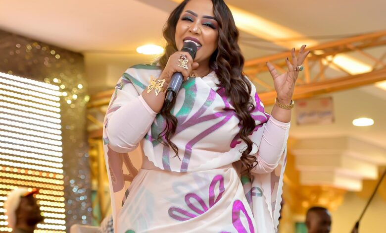 شاهد بالصور.. الفنانة هدى عربي تعود للسيطرة على مواقع التواصل بإطلالة أنيقة وملفتة 1 330034882 2087360084804144 6025268881126927208 n