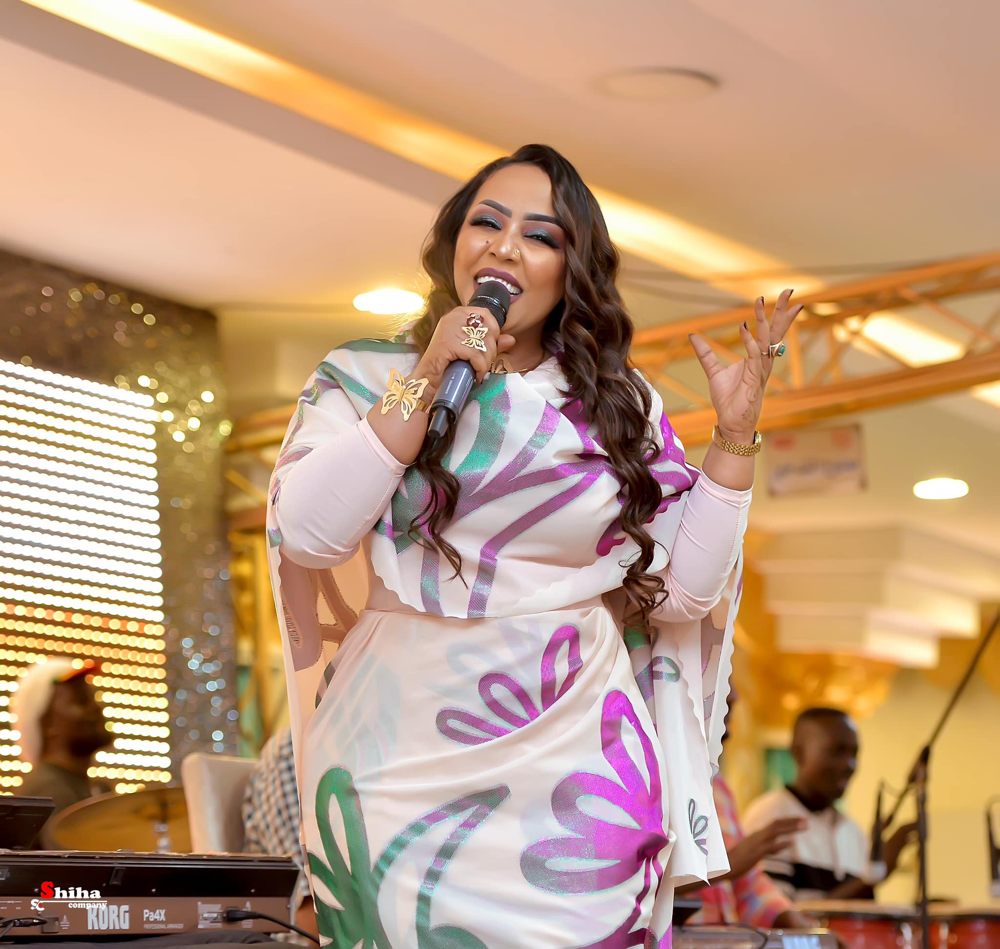 شاهد بالصور.. الفنانة هدى عربي تعود للسيطرة على مواقع التواصل بإطلالة أنيقة وملفتة 2 330034882 2087360084804144 6025268881126927208 n