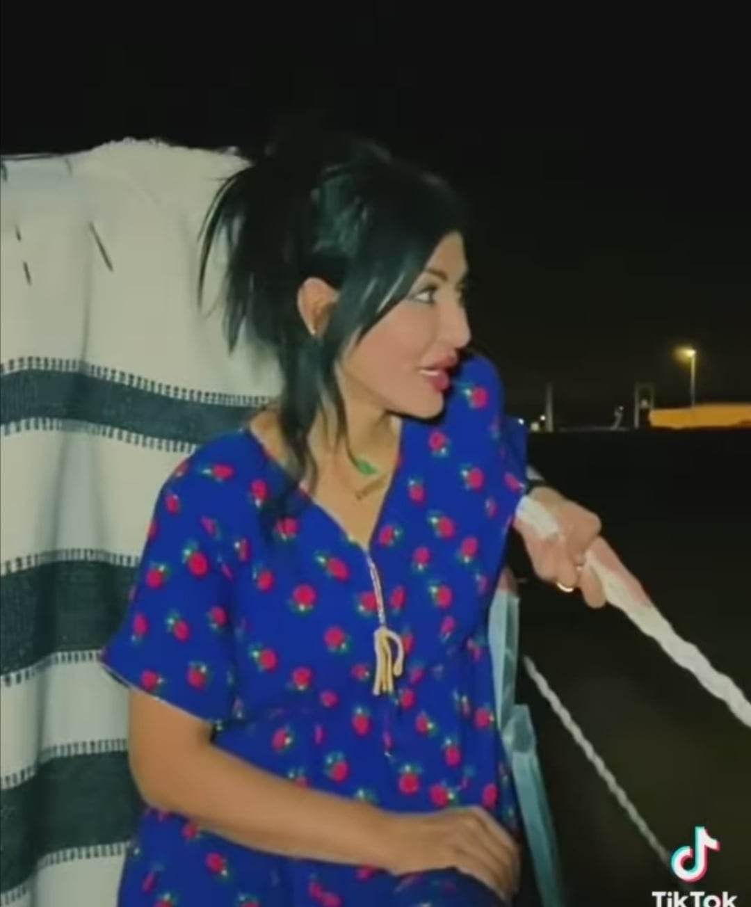 شاهد بالصورة والفيديو.. سودانيون بالخليج يعلنون "انبراشهم" في سيدة أعمال حسناء (انتي بألف زول ومستعدين للعمل معاك مجان) وساخرون: (الجماعة راقدين رز) 10 333436355 2525860347561849 5736204462919674037 n