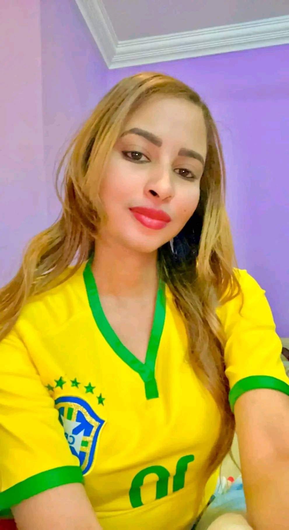 شاهد بالفيديو.. مشجعة نادي الهلال السوداني الحسناء "سماح" تختار أفضل 10 لاعبين في العالم وتضع الأسطورة ميسي في المركز الأخير 10 سماح مشجعة الهلال