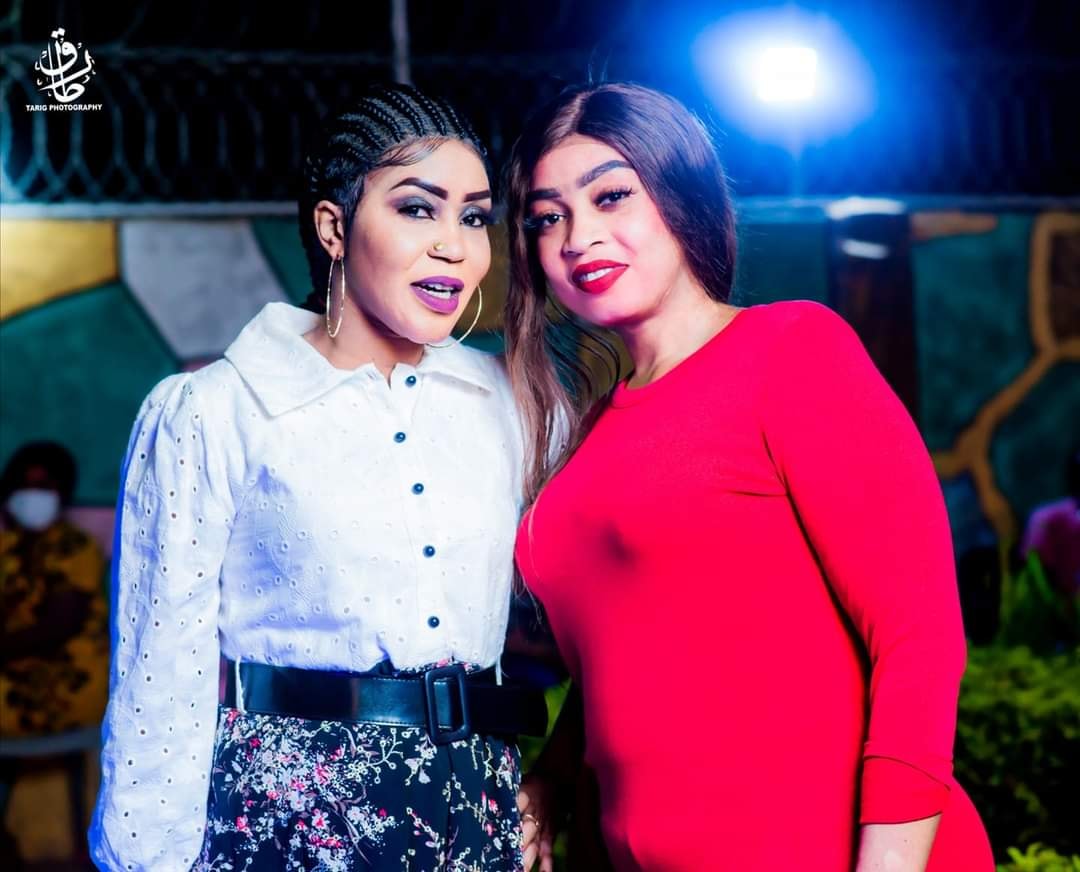 شاهد بالفيديو.. بعد الشائعات التي تحدثت عن وجود خلاف بينهما.. الفنانة مروة الدولية تقتحم حفل للفنانة هبة جبرة وتقدم خلاله فاصل من الرقص المثير 10 260628157 315767327220295 1388559337371008697 n