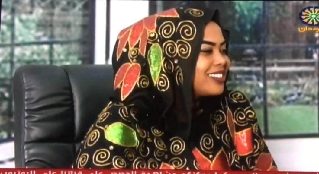 شاهد بالفيديو.. مذيعة سودانية تستعيد بصرها الذي فقدته لمدة خمسة أيام.. تكشف التفاصيل وأصدقائها يؤكدون: (أصابتها العين بسبب تعليق سخيف من أحد المتابعين على صورة لها) 10 335094479 939121887260457 4568699049755998581 n