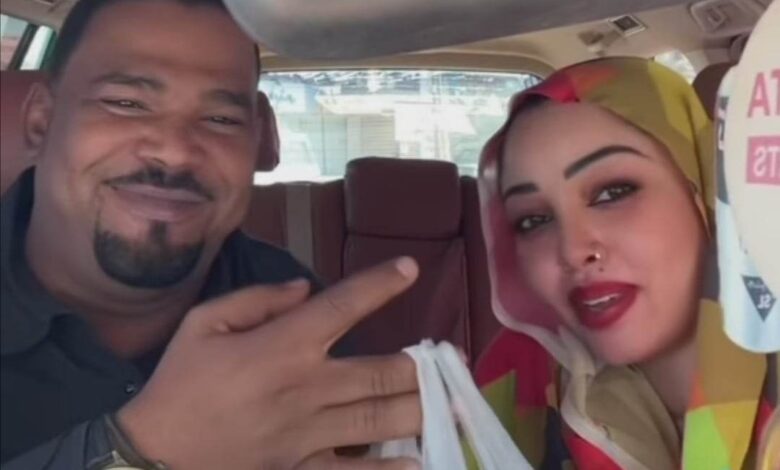 شاهد بالصورة والفيديو.. نجمة السوشيال ميديا "منوية" تعلن عودتها لزوجها..تقدم فاصل من الرقص المثير وهي بجواره وتهدد بفضح كل فتاة قامت بمراسلته عبر الماسنجر خلال فترة انفصالها عنه 1 336258718 577959100933435 6116878282901257542 n