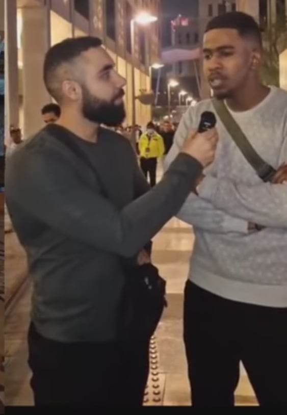 شاهد بالصورة والفيديو.. بعد ظهوره في برنامج "مقابلات" بالصدفة.. شاب سوداني يدهش مواقع التواصل العربية بجمال صوته في تلاوة القران ومقدم البرنامج: (ما شاء الله السودان دائماً مع القران) 10 338510178 786168822996758 2993363701849239950 n
