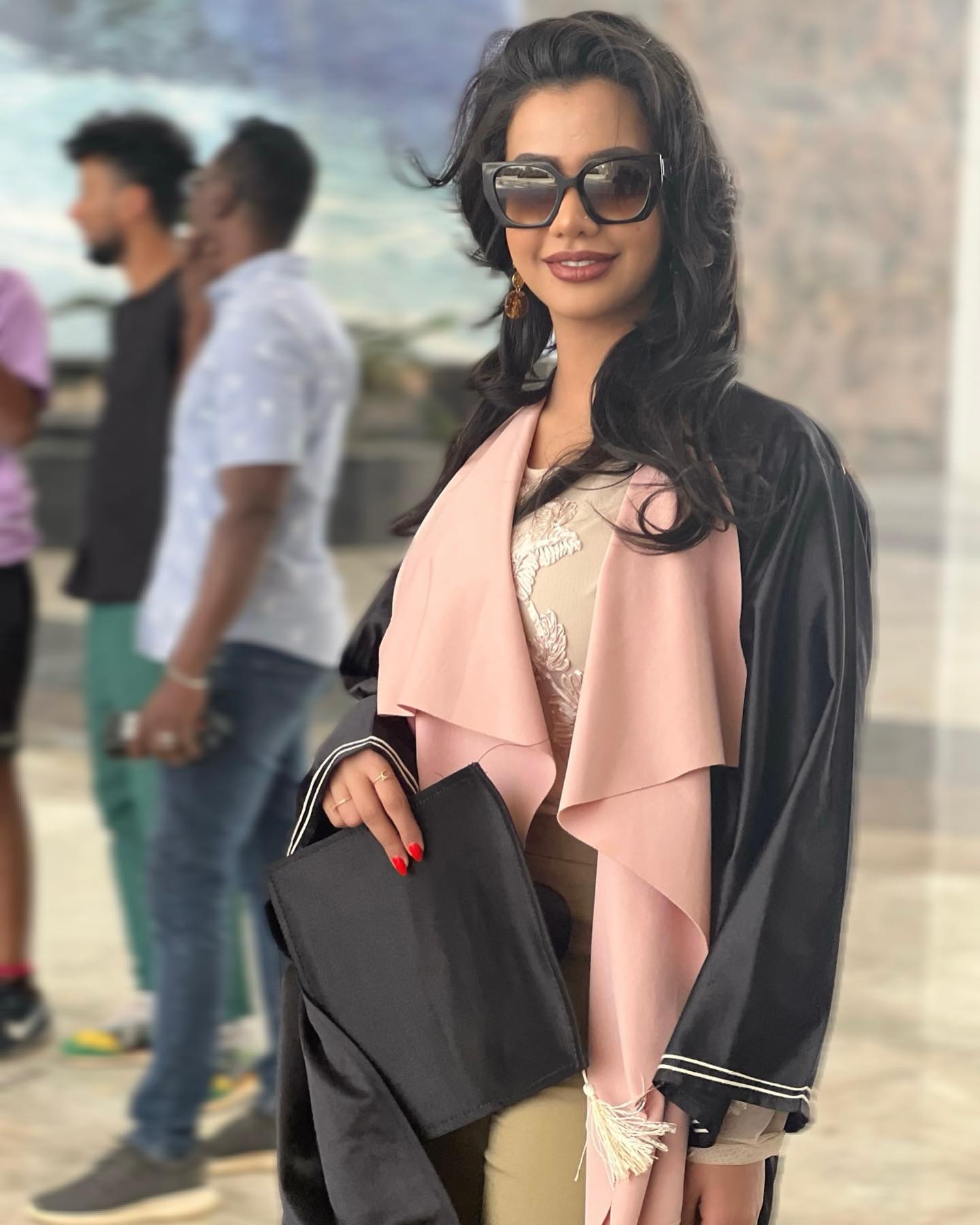 شاهد بالصورة.. بإطلالة ساحرة حسناء الإعلام السوداني "لوشي" تعود للتربع على عرش السوشيال ميديا 11 لوشي جديد2