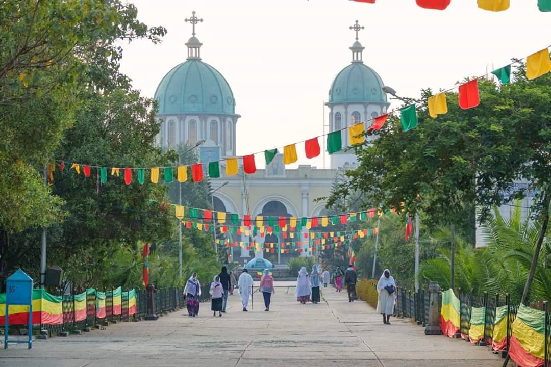 شاهد بالفيديو.. مواطن أثيوبي ينصح السودانيون بالسفر لهذه المدينة التي تبعد عن أديس أبابا حوالي ساعتين: (مدينة جميلة وأهلها يحبون السودانيون و 500 ريال سعودي تكفي لمعيشة أسرة كاملة لمدة شهر شامل الايجار) 10 400601Image1