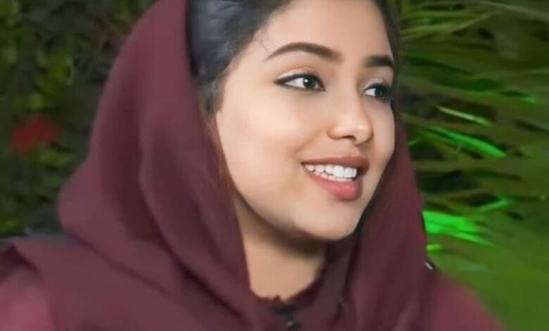 شاهد بالصورة.. إبنة الشاعرة السودانية الحسناء تخطف الأضواء وتسحب البساط من والدتها 1 أفنان سمير