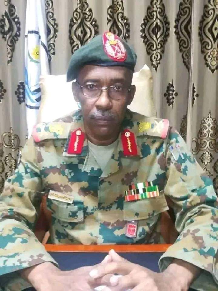 شاهد بالفيديو.. اللواء أحمد شكرت الله يكشف تفاصيل جديدة عن اعتقاله من قبل قوات الدعم السريع ويروي الطريقة التي أنقذ بها نفسه من المعتقل: (ظللت احفر الأرض بالمفك لمدة 18 يوم حتى أخرج) 10 اللواء شكرت الله