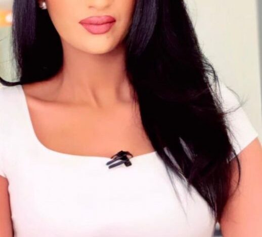 شاهد بالصورة.. حسناء الإعلام السوداني تسابيح خاطر تشعل مواقع التواصل بإطلالة مثيرة للجدل من داخل أستوديوهات سكاي نيوز 1 344351082 919334925811690 6048665156349435486 n