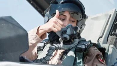 521707 مريم المنصورى خلال قيادة أحد الطائرات.png