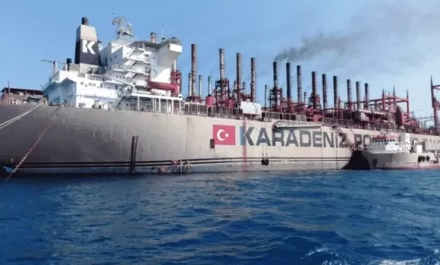 اطفاء ببورتسودان بسبب خروج البارجة التركية عن الخدمة 1 البارجة التركية للكهرباء.jpg