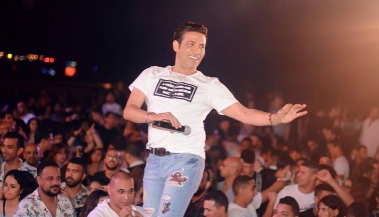 «ماسك سِبحة في القفص».. كيف ظهر سعد الصغير في جلسة محاكمته بحيازة المخدرات 11 سعد الصغير