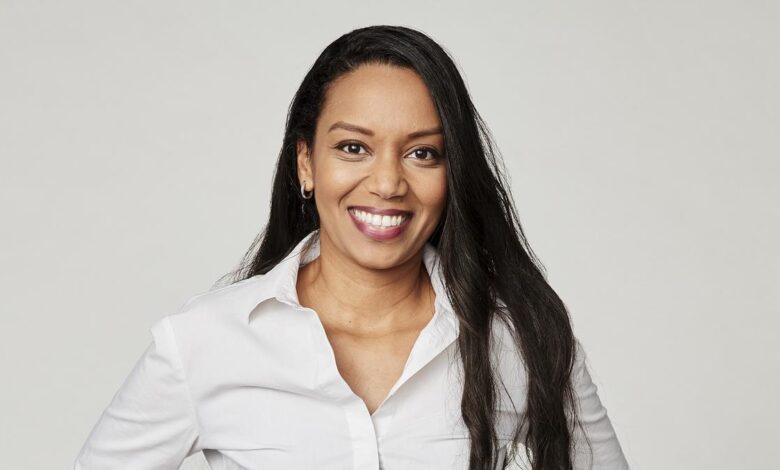 شاهد بالصور.. إختيار سيدة سودانية من مواليد مدينة الدويم كواحدة من أغنى نساء أمريكا العصاميات لعام 2023 بثروة تبلغ ٣٥٠ مليون دولار 1 2KQRvUTUmT40qQnVKRJS5agxausZP1XllFtRcNYs