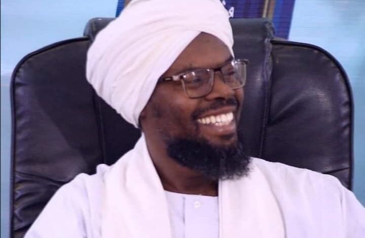 شاهد بالفيديو.. فعلت موقف عجز عنه بعض الرجال.. شيخ سوداني يحكي قصة عن شجاعة وشهامة إمرأة سودانية في عز الحرب 1 ادم ابراهيم الشين