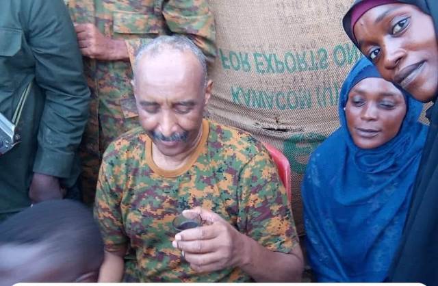 سؤال البرهان مرق كيف دا بهم الناس الاشتروا رواية البدرون، ولم يسألوا ليه الدعّامة فشلوا في الاستيلاء على القيادة 11 قهوة البرهان