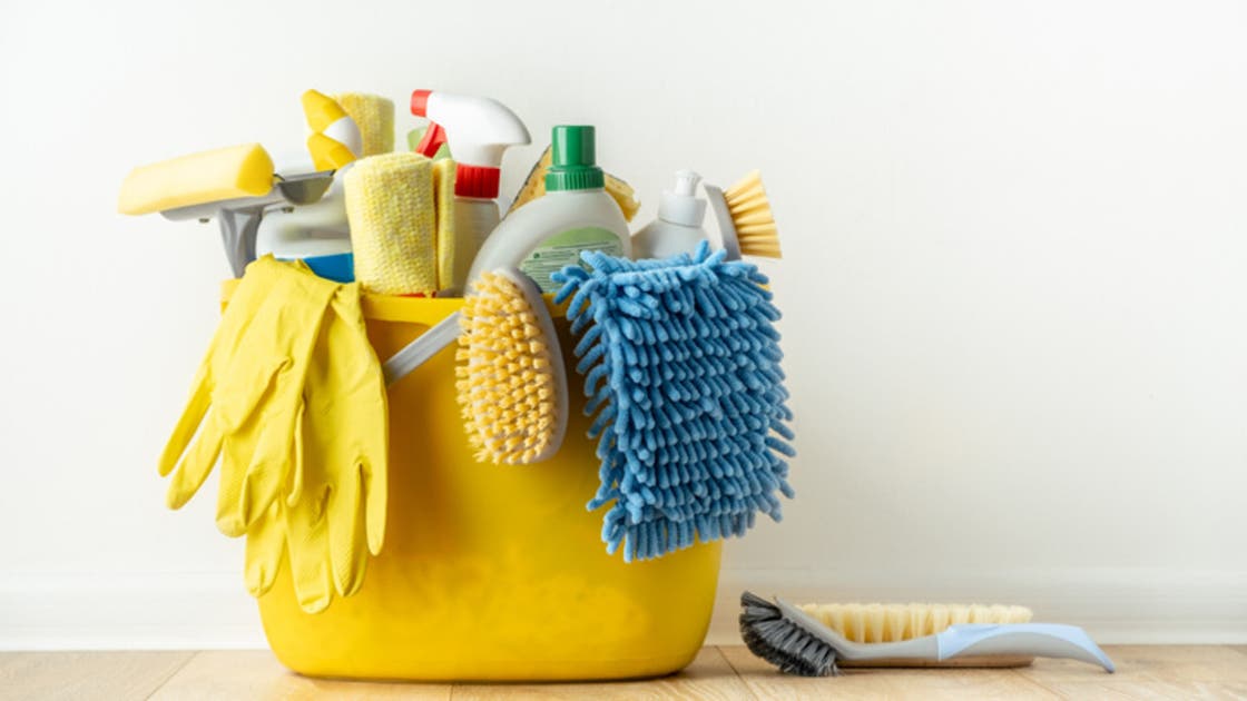 لا تبالغ في التنظيف.. قليل من "الاتساخ" قد يحمي عائلتك 10 منظفات منزلية