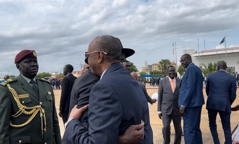 رئيس مجلس السيادة يتسلم رسالة خطية من شقيقه رئيس جمهورية جنوب السودان 1 burhan selfa23