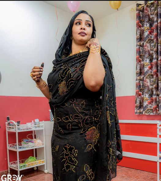 شاهد بالصورة.. حسناء السوشيال ميديا السودانية أمنية شهلي تلفت أنظار المتابعين بإطلالة مبهرة وتقول: (استحق أنّ يُقال لي أنتِي العوُض) وومتابعون: (انتي العوض وأهل العوض والعسل حقهم) 11 امنية شهلي جديد