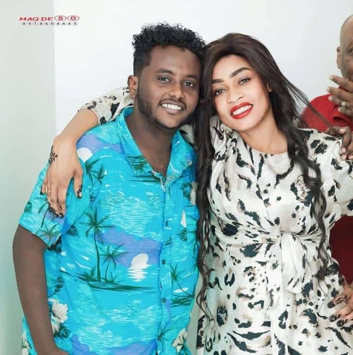 بالصورة.. بعد ظهورها معه في لقطة مثيرة.. ما هي حقيقة زواج الفنانة مروة الدولية من مدير أعمالها الذي يصغر سناً بالقاهرة؟ 11 391615431 811278951002040 114159440498270646 n 1