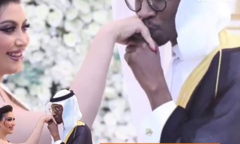 شاهد بالصور والفيديو.. ما هي حقيقة زواج شاب سوداني من "كفيلته" السعودية الحسناء؟ ظهرت وهي تداعبه وتغازله وتدلعه وساخرون: (عبرت وانتصرت يا أب جيقة) 1 391744917 867705148272067 6462255113587257143 n
