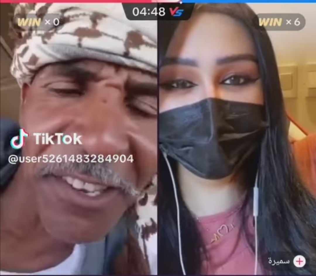 شاهد بالفيديو.. حسناء خليجية فائقة الجمال تجبر رجل سوداني في الخمسين من عمره على تسلق الحديد أثناء حديثه معها والجمهور يسخر (راقد رقاد شين يا عمك) 10 393918866 149386331591535 1149893705340657871 n