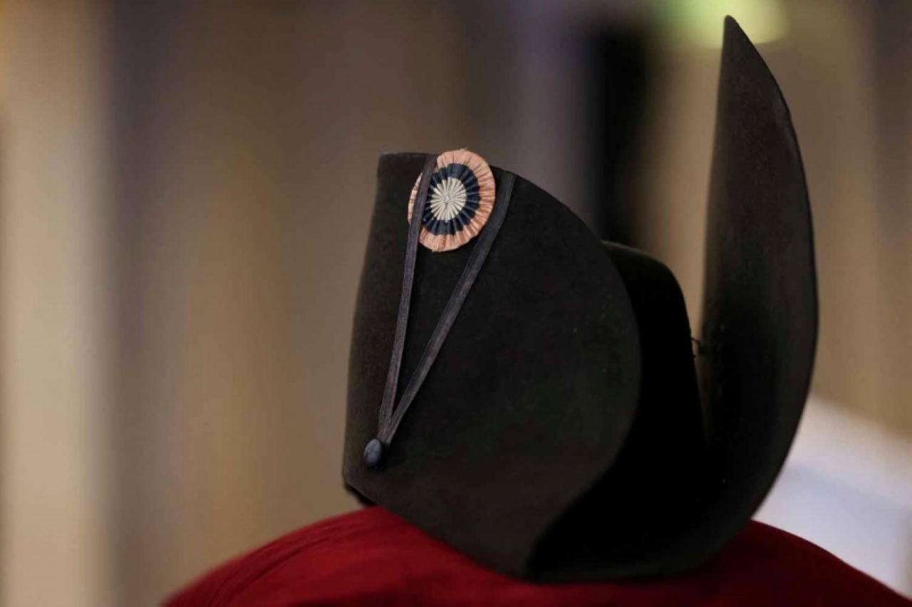 قبعة لنابليون بونابرت بيعت في مزاد بـ 2.11 مليون دولار 10 قبعة نابليون