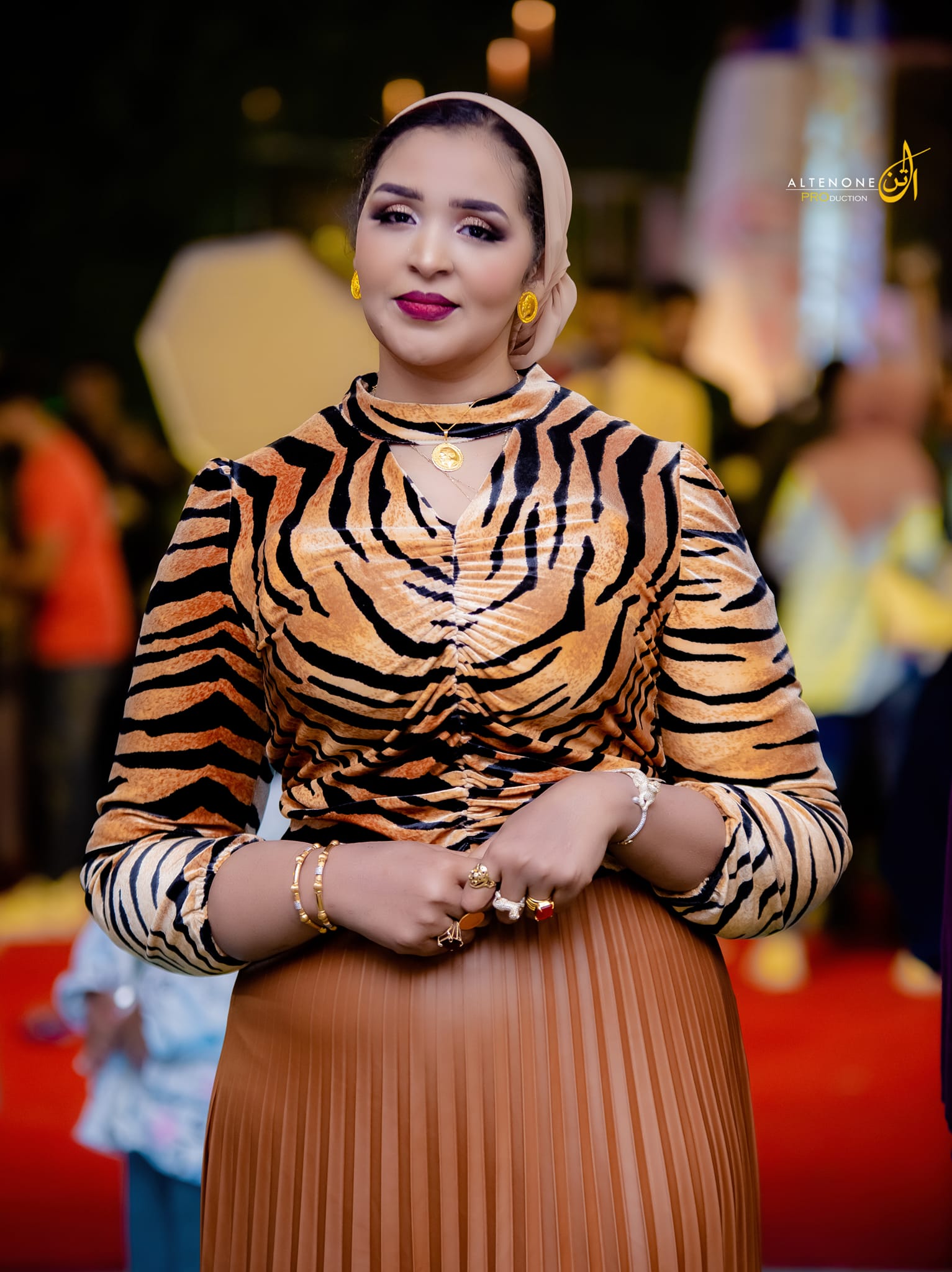 شاهد بالصورة.. وزيرة "القراية" السودانية تخطف الأضواء على مواقع التواصل الاجتماعي بإطلالة أنيقة بــ(النمري) 11 تغريد الخواض نمري