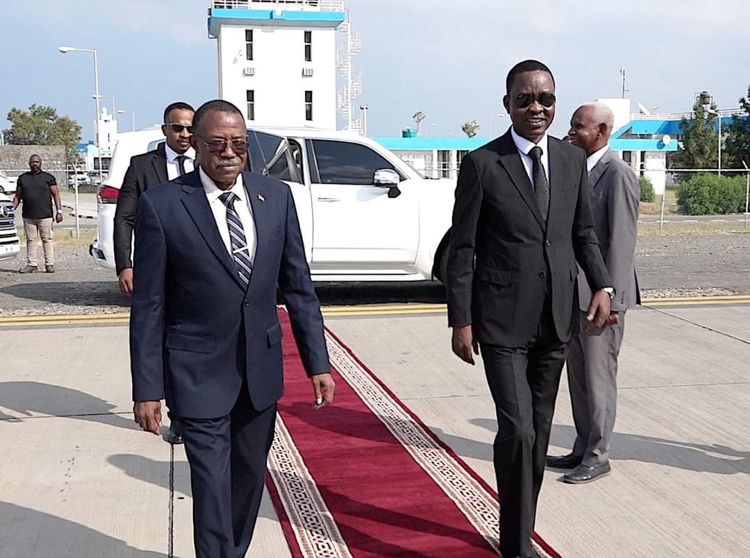 الكباشي يتوجه إلى جوبا 10 كباشي جديد مطار