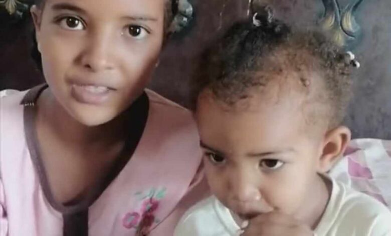 شاهد بالصورة والفيديو.. الطفلة السودانية الشهيرة سعاد "بوليغ" تكتشف حيلة ذكية تحفز بها الأطفال على شرب الدواء.. تشرح الطريقة وتطالب الأسر باتباعها 1 401037894 892655619167017 554002950091234871 n