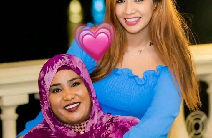 شاهد بالصورة.. حسناء الإعلام السوداني فاطمة كباشي تبهر المتابعين بإطلالة أنيقة رفقة الشاعرة والصحفية داليا الياس 1 407902920 367734875756081 770978094376295886 n