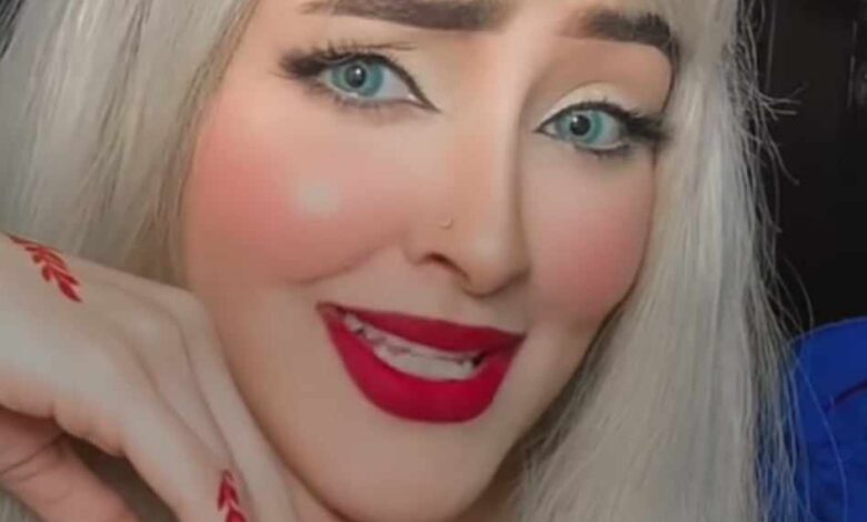 شاهد بالصورة والفيديو.. بشعر أشقر وملامح فاتنة.. حسناء سودانية فائقة الجمال تبهر المتابعين بإطلالة ملفتة وهي تغني (الليلة بس) ومتابعون: (والله لو ما الأغنية ما كنا صدقنا انك سودانية) 1 409502722 328295326727686 823428292773715599 n