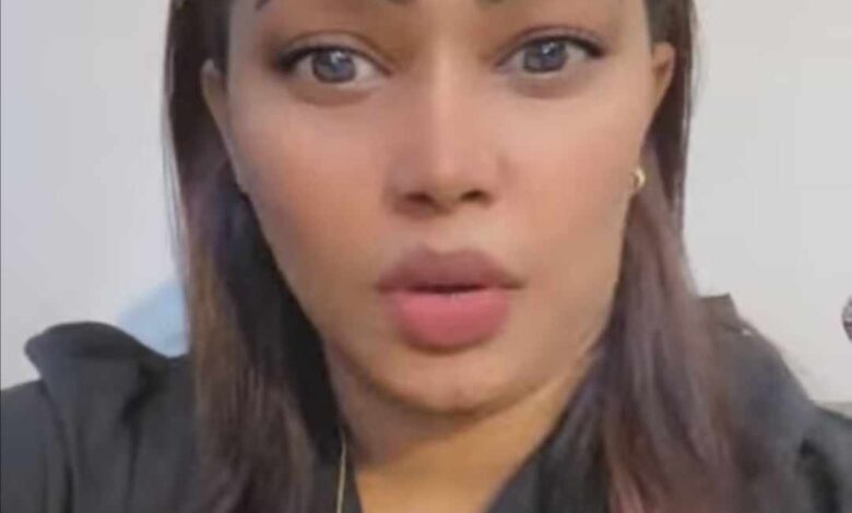 شاهد بالصورة والفيديو.. حسناء سودانية تبكي بحرقة وتذرف الدموع: (ما حدث في مدني ومنظر نزوح آباءنا وأمهاتنا خلانا نتذكر أحداث الخرطوم بداية الحرب) 1 409984257 906991610792193 868835058119571383 n