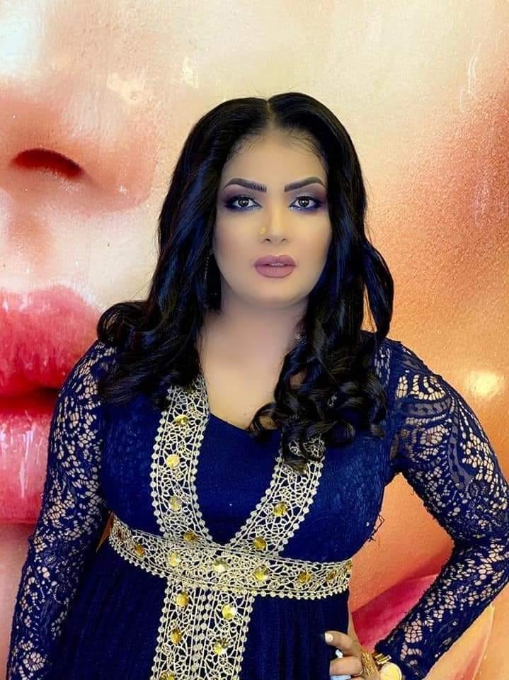 شاهد بالفيديو.. الفنانة السودانية مودة الحنينة تثير غضب الأسافير بوصلة رقص فاضحة مع عازفها خلال حفل بالقاهرة 10 مودة الحنينة