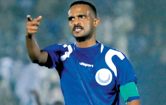 شاهد بالفيديو.. بعد زيارة لمدينة بحري.. أسطورة كرة القدم السودانية "البرنس" يودع أبناء الحي بوصايا غالية وعبارات مؤثرة 10 هيثم مصطفى2