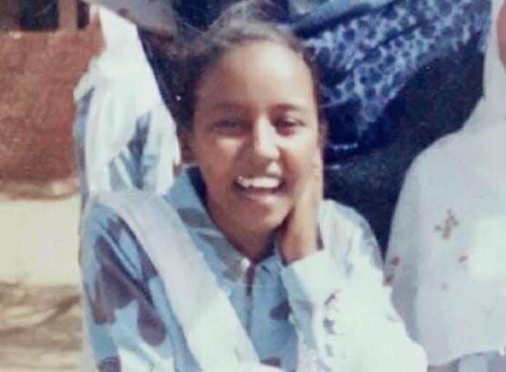 شاهد.. الفنانة هدى عربي تفاجئ المتابعين وتكشف عن عمرها الحقيقي بصورة لها عندما كانت طفلة وآخرى وهي في المدرسة ولقطة حديثة بعدما أصبحت مطربة شهيرة وتقول: (مراحل إكتمال القمر.. واحلاتي) 2 326940641 3014301082207422 7774705313988346212 n 1