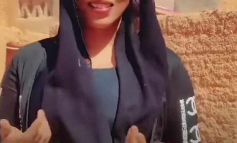شاهد بالصورة والفيديو.. من إحدى القرى السودانية.. حسناء فائقة الجمال تقدم فاصل من الرقص المثير على أنغام "ركشة" الجبلية 1 411424259 1730796204095970 393944207308922086 n