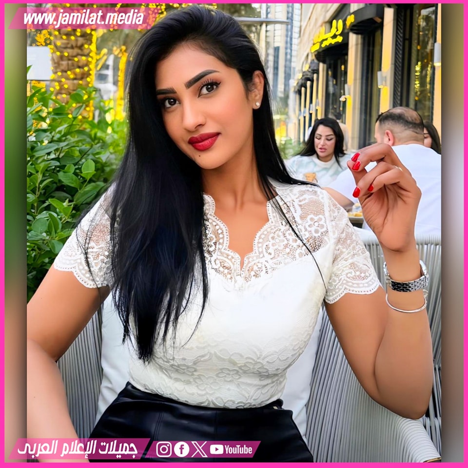 شاهد بالصورة.. أميرة الإعلام السوداني تسابيح خاطر تتصدر غلاف "جميلات العرب" بإطلالة مبهرة 11 414406436 908959070618940 4736168129054255651 n 1