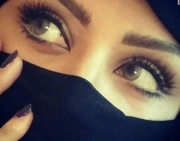 شاهد بالفيديو.. حسناء سودانية فائقة الجمال تبكي وتصرخ: (أنا طلقت راجلي جيبوا لي عريس.. أنا عاوزة عريس وما تستهتروا بكلامي ومشاعري) 1 53bcd704b9d289e1d477aa91257bdac5