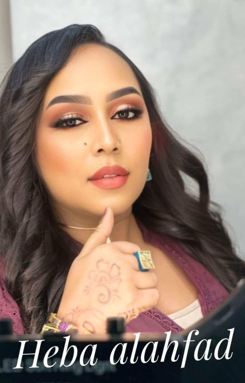 شاهد بالصور.. الفنانة هدى عربي تصل القاهرة وتفاجئ متابعيها بنيولوك جديد تلفت به الأنظار 3 424881362 2045242059190922 5294619895437925624 n